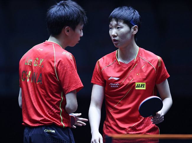 超球迷的高 超球迷的高